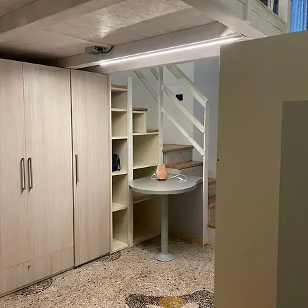 Storico Con Attrezzature Moderne Nel Centro Storico *