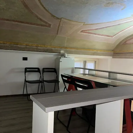 Storico Con Attrezzature Moderne Nel Centro Storico *