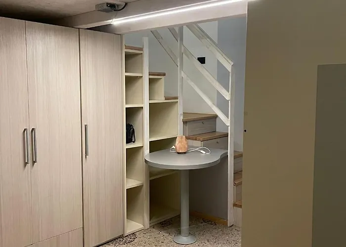 Storico Con Attrezzature Moderne Nel Centro Storico *